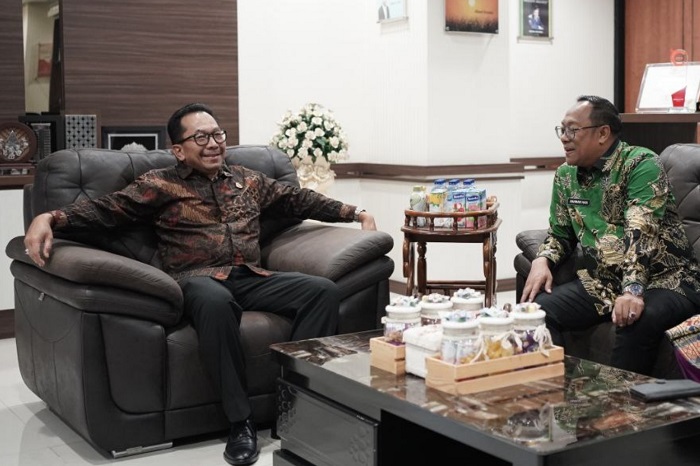 Kunjungan Perpisahan Pj Gubri ke Kejati Riau