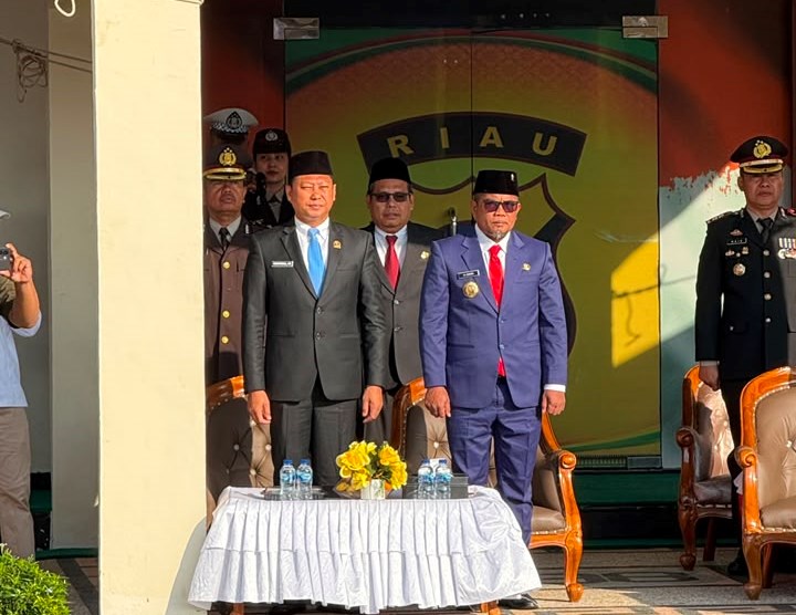 Bupati Pelalawan Hadiri Upacara Peringatan Hari Bhayangkara ke-80