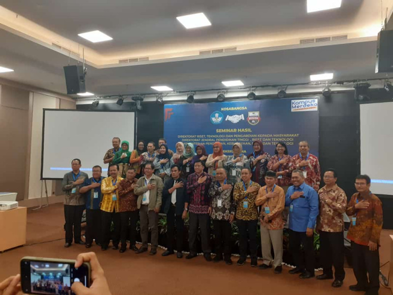 Tim Pengabdian Masyarakat Universitas Abdurrab Juara 1 Tingkat Nasional Seminar Hasil Kosabangsa Kemenristek Dikti Tahun 2023