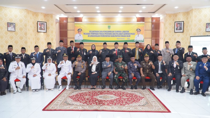 Bistamam Lantik Pejabat Eselon II, Ferry Parya Kepala Bapenda, Budi Fitriadi Sekretaris DPRD