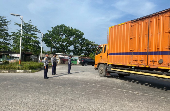 Dishub Pekanbaru Mulai Tindak Truk Bertonase yang Melintas Dalam Kota