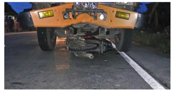 MASUK KOLONG TRUK, Pengendara Motor Tewas di Simpang Bangko