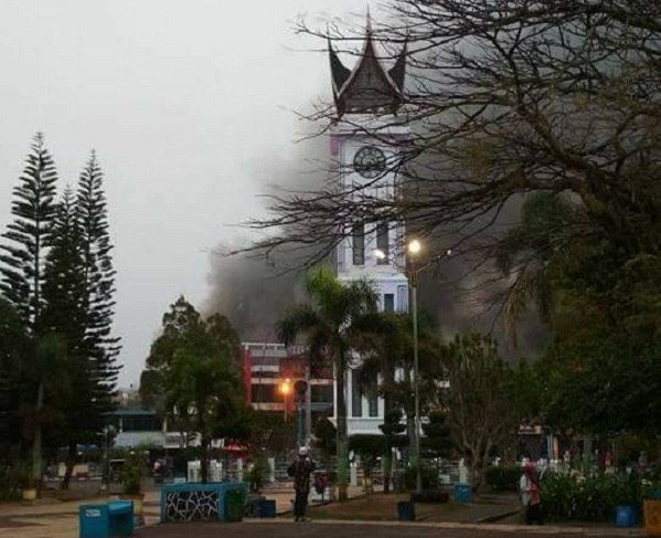 Data Sementara, Total Kios dan Toko Terbakar  di  Pasar Ateh  Mencapai 300 Unit