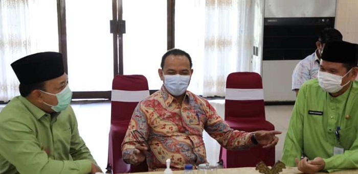 Wabup Siak  Rapat Memperjuangkan Hak Masyarakat Kandis dan Minas  dengan Kemenko Perekonomian