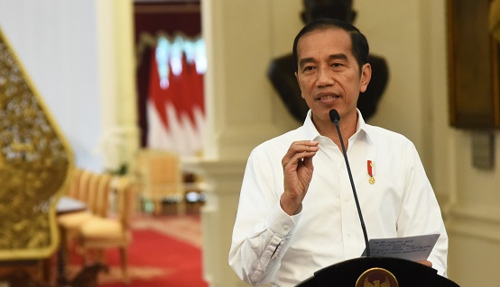 Perawat Ini Curhat ke Presiden Jokowi: Pulang Kerja  Cuma Sebulan Sekali