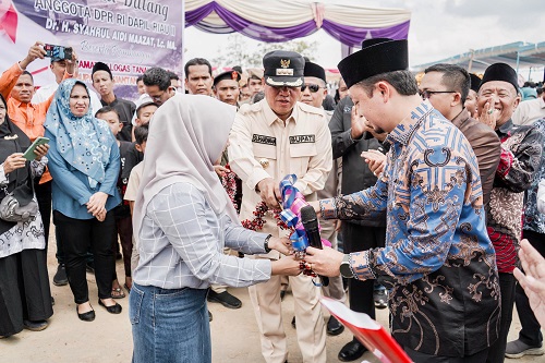 Wujud Pengabdian Syafril Dampingi Anggota Komisi V DPR-RI Syahrul Aidi Resmikan Jalan Inpres LTD Kuansing