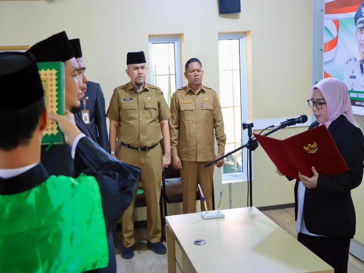 Wakil Bupati Kampar Lantik dan Ambil Sumpah Dua Pejabat Administrator di Lingkungan Pemerintah Kabupaten Kampar