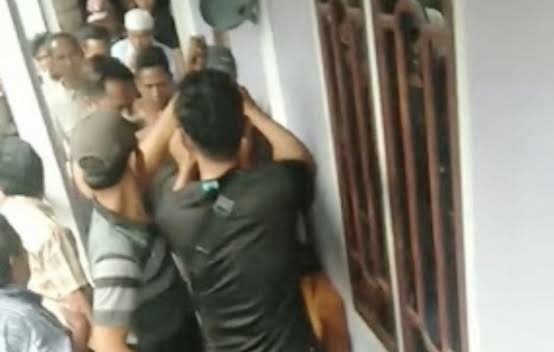 HOROR KALI PULAK,  Sering Didatangi Tante Bidan Yang Dianiaya, Tahanan Polisi Gantung Diri di Kamar Mandi