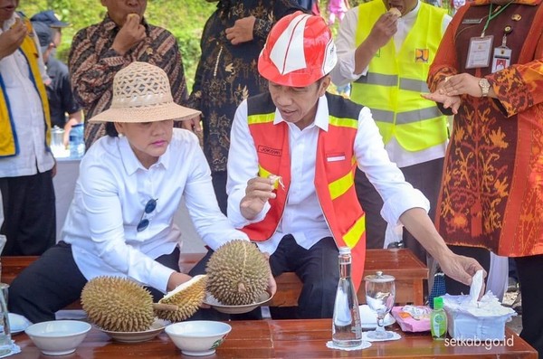 Sebut Permintaan dari China Besar,  Jokowi: Masalahnya Ada Durian Mahal Tapi Rasa Tak Enak