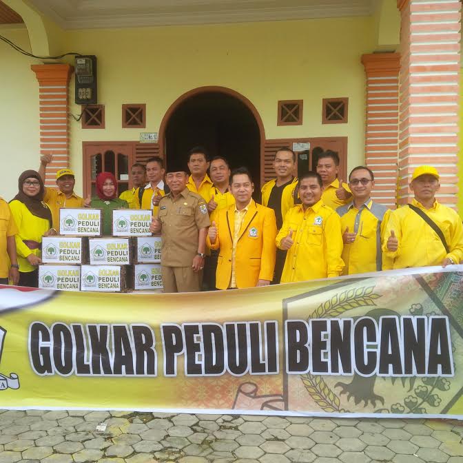 Musibah Kebakaran Teluk Meranti, Golkar Pelalawan Berikan Bantuan Sembako