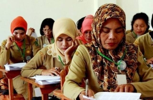 ALHAMDULILLAH...Pengangkatan 100 Ribu Guru Baru Jadi PNS Disetujui Menpan RB
