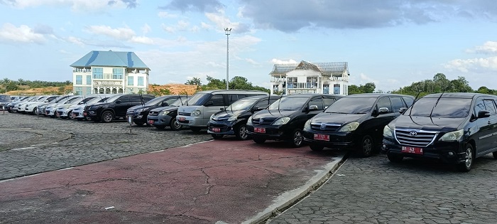 Berhemat Dengan WFH, Pemprov Riau Berencana 'Kandangkan' Mobil Dinas