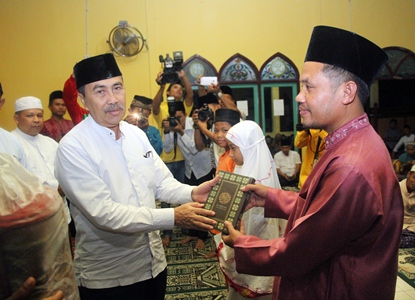 Safari Ramadhan, Bupati Syamsuar Ajak Warga Jaga dan Gunakan Lingkungan dengan Arif