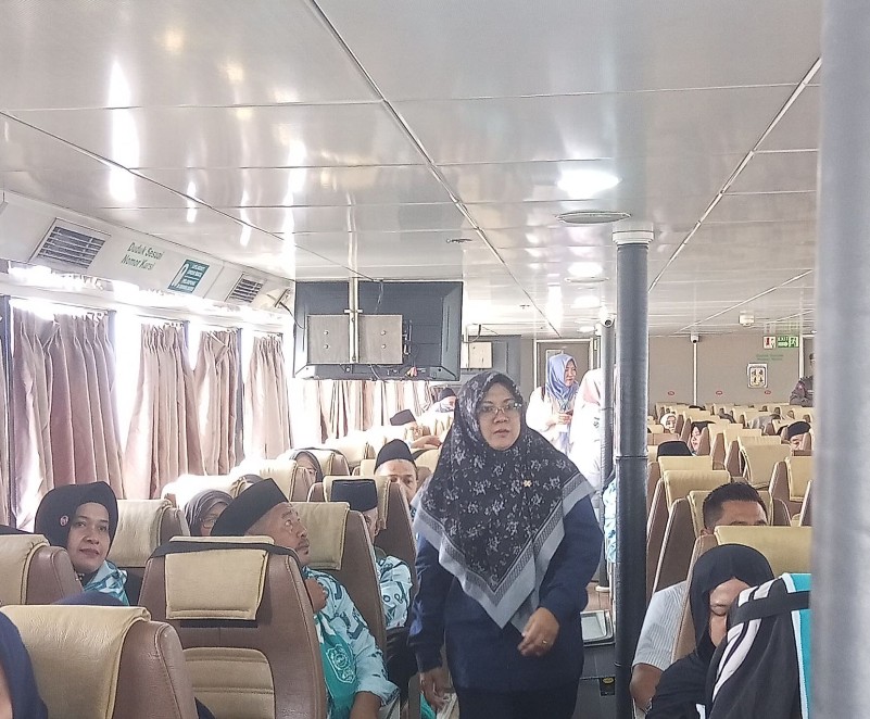 Hari ini, 257 CJH Siak Bertolak Menuju Batam, Bupati Afni Ikut Mengantar