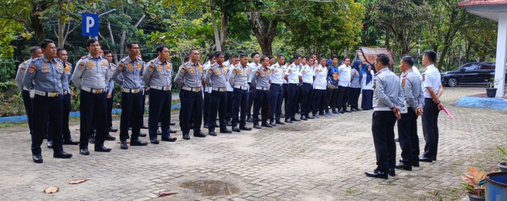 Kadishub Kuansing Serahkan SPMT kepada 54 PPPK