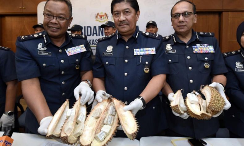 Petugas Nyaris Tertipu, 6 Kg Heroin Senilai Rp3,2 Miliar Diselundupkan di Dalam Durian