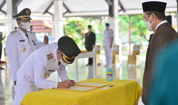 Dilantik, Afrizal Sintong - Sulaiman Resmi Menjadi Bupati Rohil