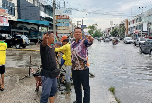 Diguyur Hujan, Jalan Riau Kebanjiran, PUPR Turunkan Pasukan Kuning