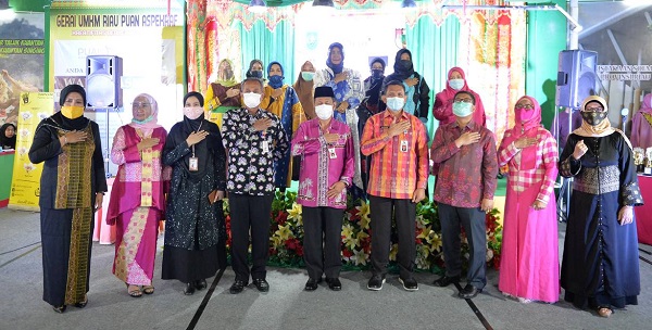 Pakai Batik Riau Motif Pohon Sagu, Plh. Sekdaprov Riau: Ini Sebagai Promosi, Keunggulan Kita Banyak...