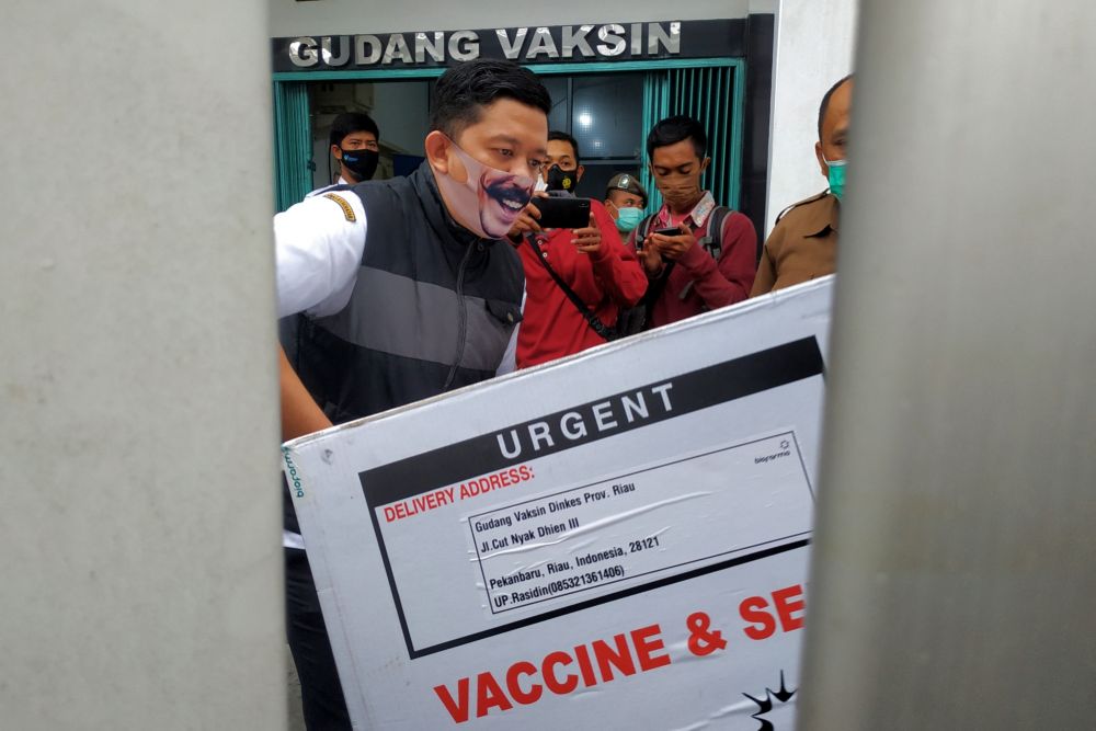 Pemprov Riau Distribusikan 15.240 Vaksin Covid-19 ke 3 Daerah