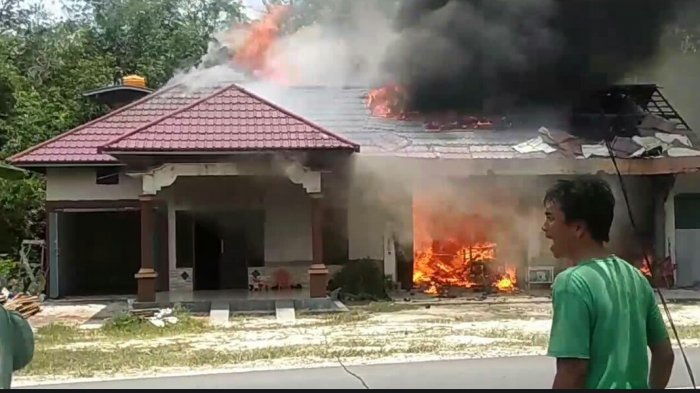 Hanya Gara-gara Asmara, Pria Ini Nekat Bakar Rumah Orang 