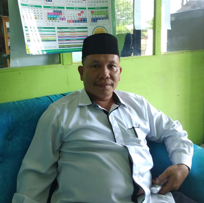 Meski Sekolah Diliburkan, Guru di Kemenag Rohul Tetap Berikan Pelajaran Kepada Siswa Lewat WhatsApp