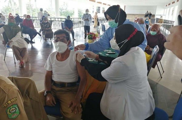 Kemenkes: Distribusi Vaksin ke Luar Jawa-Bali Terkendala Transportasi