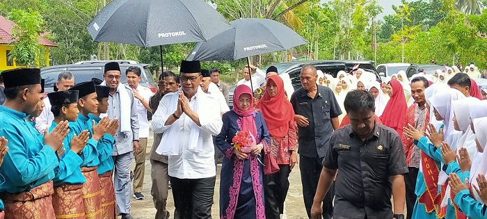 Letakkan Batu Pertama, Bupati Suyatno Berwakaf Bangun Mushola MAN 1 Bagansiapiapi