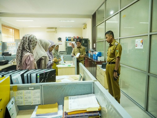 Bupati Ahmad Yuzar Lakukan Sidak di Lingkungan Setda Kampar