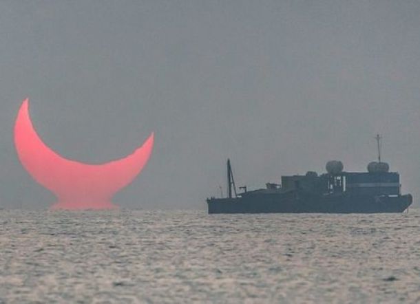Langka! Fenomena Munculnya 'Tanduk Setan' di Teluk Persia, Ini Fotonya