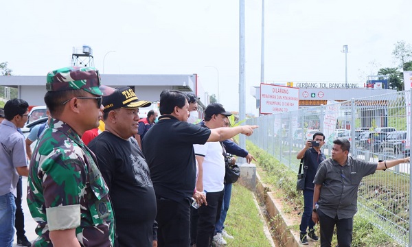 Akan Diresmikan Presiden Joko Widodo pada 4 Januari, Sekda Kampar Tinjau Kondisi Tol Pekanbaru-Bangkinang