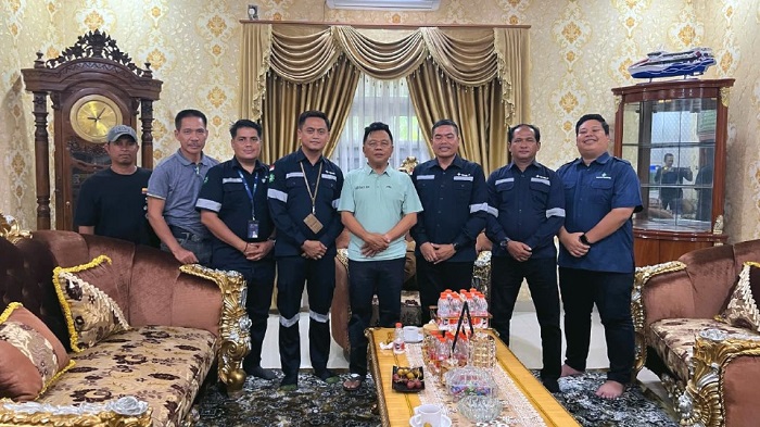PT. Timah Serahkan Bantuan 13 Ekor Sapi Kurban Untuk Masyarakat di Wilayah  Operasional