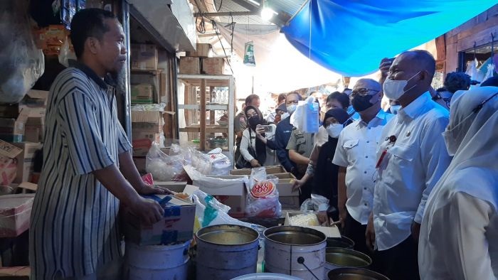 TENANG...Riau Kebagian 2.000 LIter Minyak Goreng Curah dari Pemerintah, Harganya Cuma Rp10.500