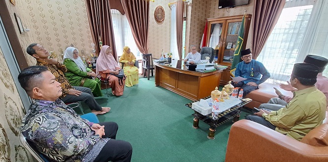 Kakan Kemenag Pelalawan Terima Hearing Kepala Madrasah Swasta  Soal Nasib Guru Honorer