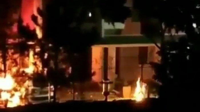 Dalam Kondisi Tubuh Terbakar, Ibu Muda dan Bayinya Lari Menyelamatkan  Diri ke Luar Rumah