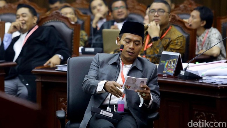 Saksi Jokowi-Ma'ruf Gelagapan Saat Ditanya Siapa Moeldoko, Hasto dan Ganjar Pranowo