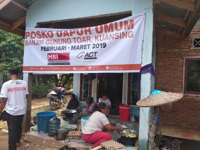 ACT Riau Buka Dapur Umum untuk Korban Banjir di Kuansing