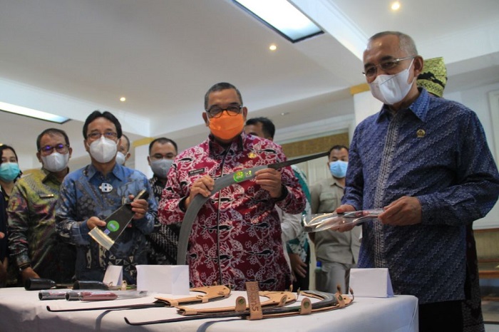 Empat IKM Pandai Besi di Riau Diberi Pelatihan Agar Dapat Sertifikat SNI