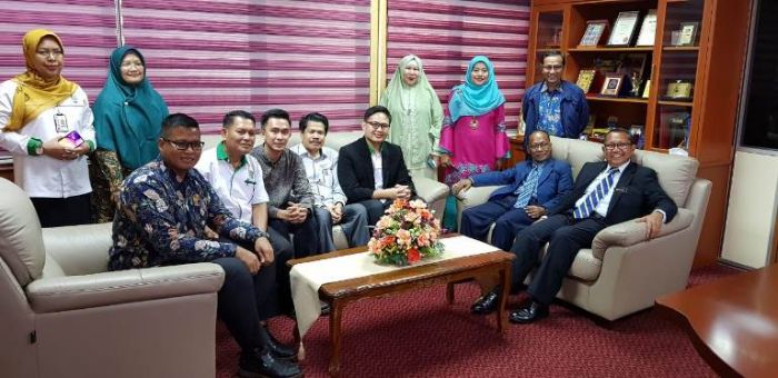 Dosen dan Staf UIR Visiting Profesor and Fellow di UiTM Malaysia