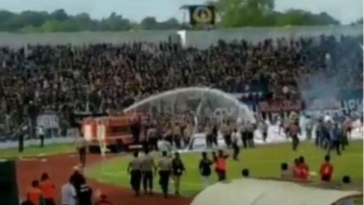 Tuan Rumah Kalah, Laga Liga 2 antara PSPS Riau vs PSMS Medan Diwarnai Kerusuhan