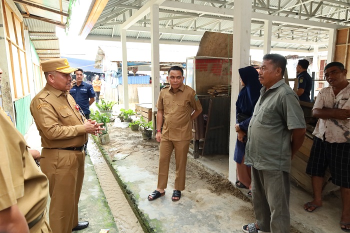 Sekda Siak Terima Keluh Kesah Pedagang Pasar Sialang Sakti Dayun