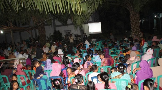 Ratusan Warga Bonai Darussalam Ramaikan Nonton Film G30S/PKI di Sontang