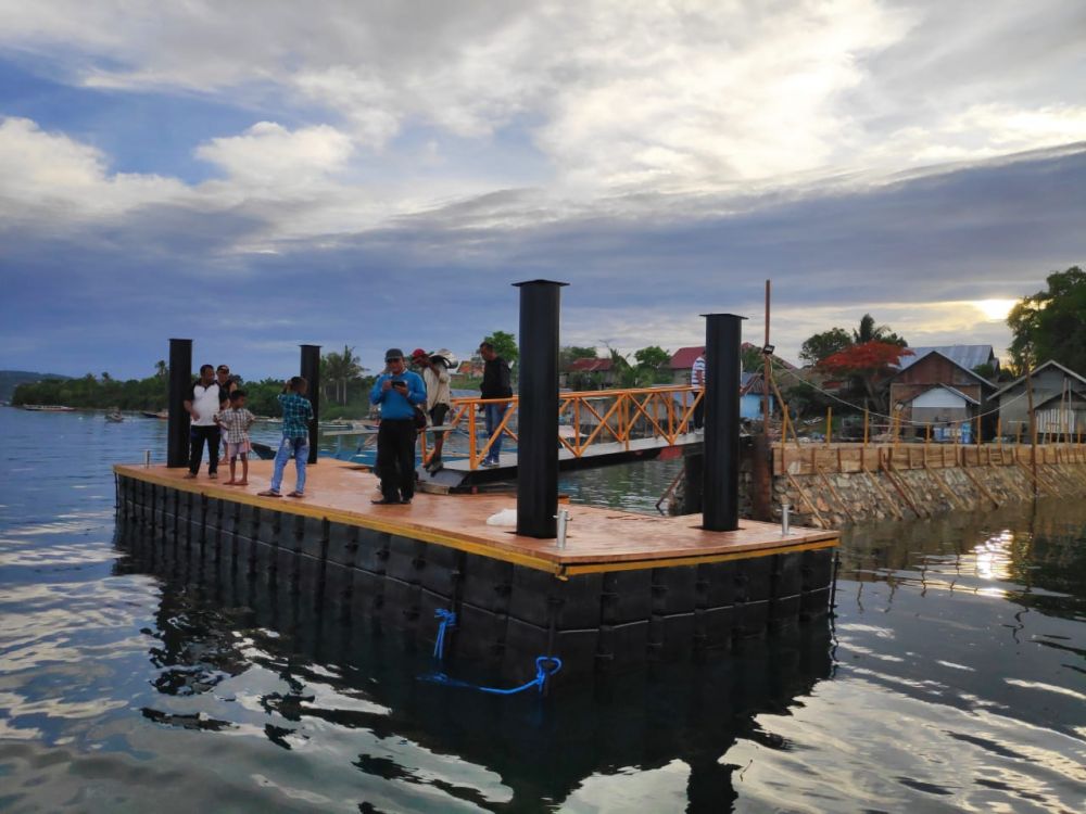 Tingkatkan Konektivitas Pulau Terluar, KKP Bangun Dermaga Apung di Indragiri Hilir Riau