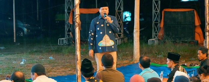 Bupati Kuansing Suhardiman Hadiri Wayangan Peringatan 1 Muharram 1446 H di Desa Kuantan Sako