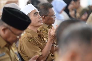 32 PNS Terima SK Pensiun Dari Pemprov Riau