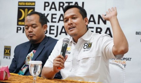 Soal Mobil Dinas Baru Presiden, Politisi PKS Ini Sarankan Jokowi Pakai Esemka