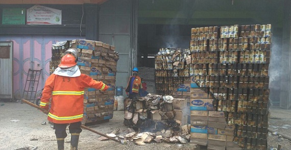 Korsleting Listrik dari Genset, Toko Sumber Rezki Nyaris Ludes