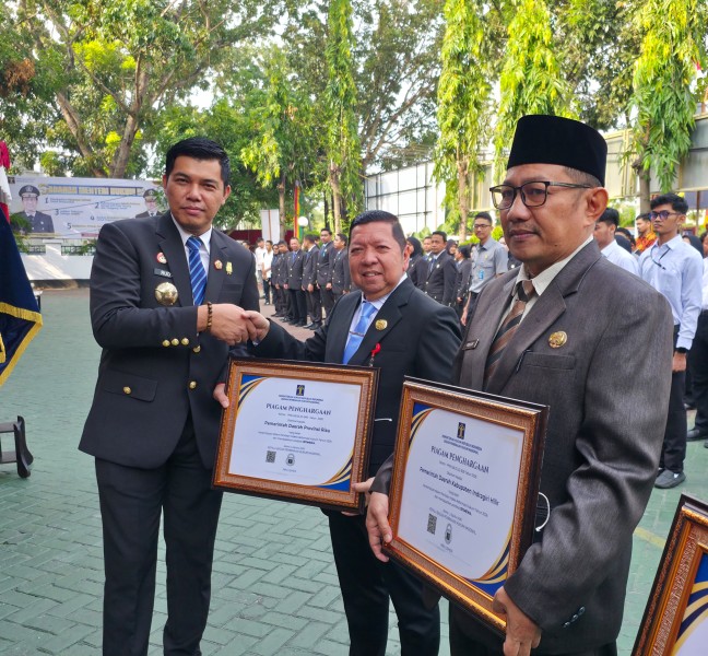 Pemprov Riau Sabet Dua Penghargaan Bergengsi dari Kemenkum RI