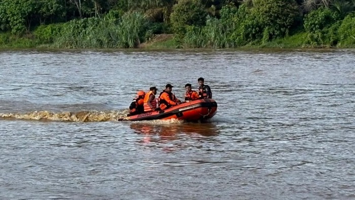 Bocah 4 Tahun Hilang di Tepian Sungai Batang Kuantan