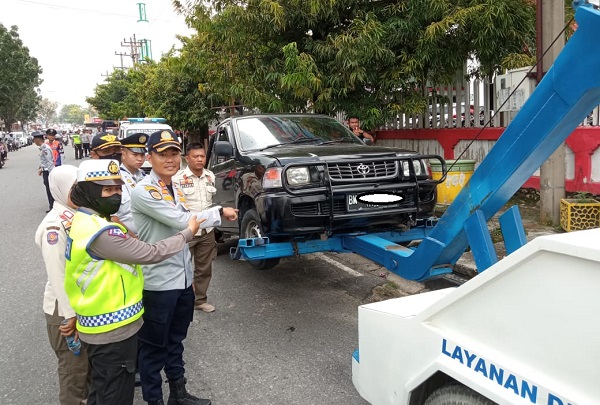 Razia Tertib Parkir, Puluhan Mobil dan Jukir Liar Ditindak Dishub Pekanbaru